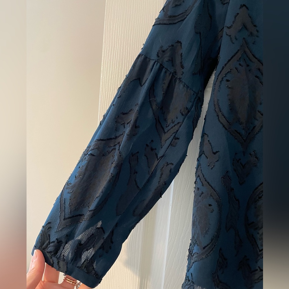 Adorable Loft work blouse - Picture 3 of 5